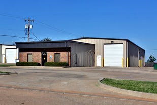8405 Gateway Ter, Oklahoma City OK - Warehouse