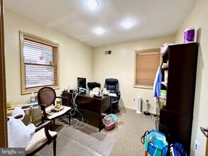 10 Shady ln, Rockledge, PA for sale Interior Photo- Image 2 of 21