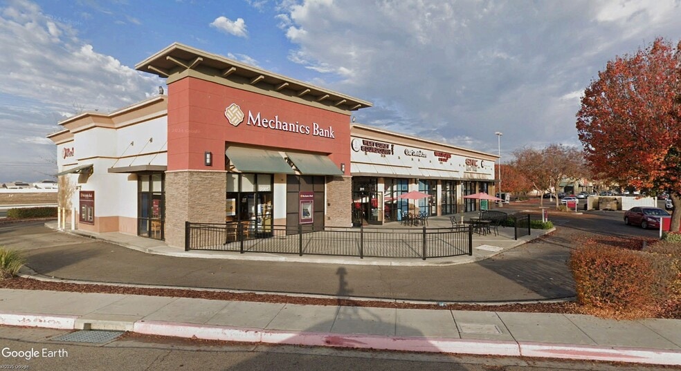 SWC Mooney Blvd & Prosperity Ave, Tulare, CA for lease - Building Photo - Image 3 of 7