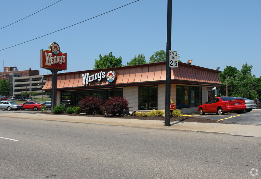 623 E Market St, Akron, OH for sale - Primary Photo - Image 1 of 1