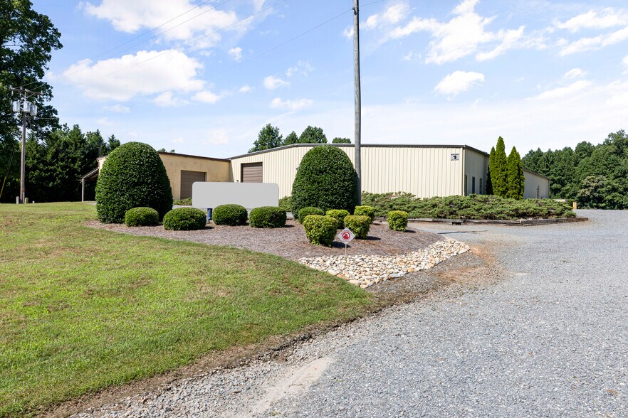 4790 Old Hollow Rd, Walkertown, NC for sale - Building Photo - Image 1 of 1