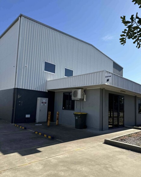 37 Spitfire Pl, Rutherford for lease - Building Photo - Image 3 of 7