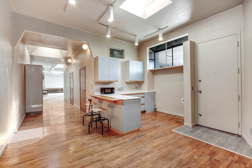 5726 W Washington Blvd, Los Angeles, CA for lease - Interior Photo - Image 1 of 15