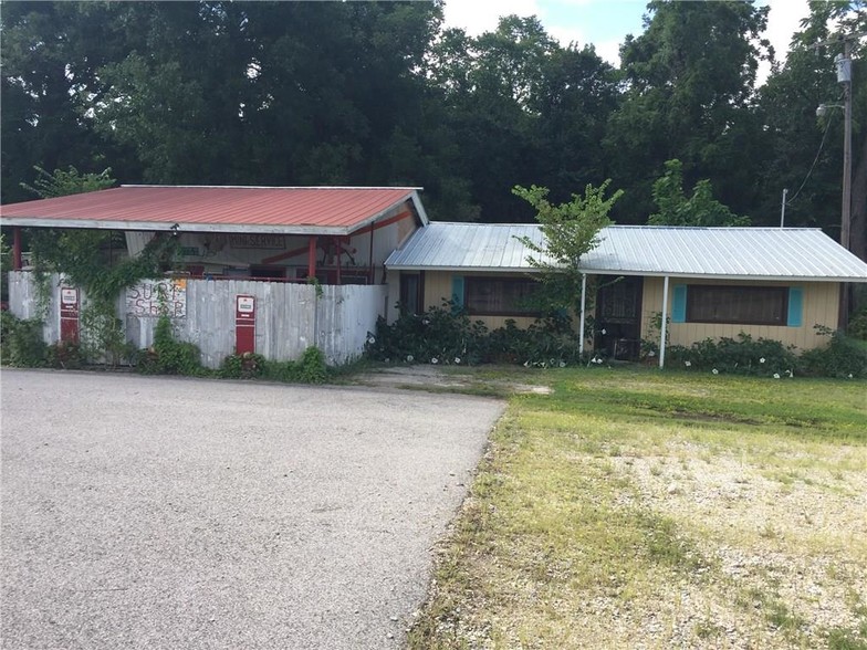 826 W 1st St, Wewoka, OK for sale - Primary Photo - Image 1 of 1