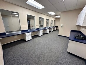 1961 Premier Dr, Mankato, MN for lease Building Photo- Image 2 of 32