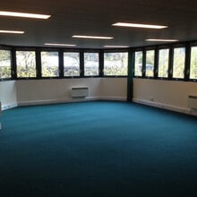 Gemini Cres, Dundee for lease Interior Photo- Image 2 of 4