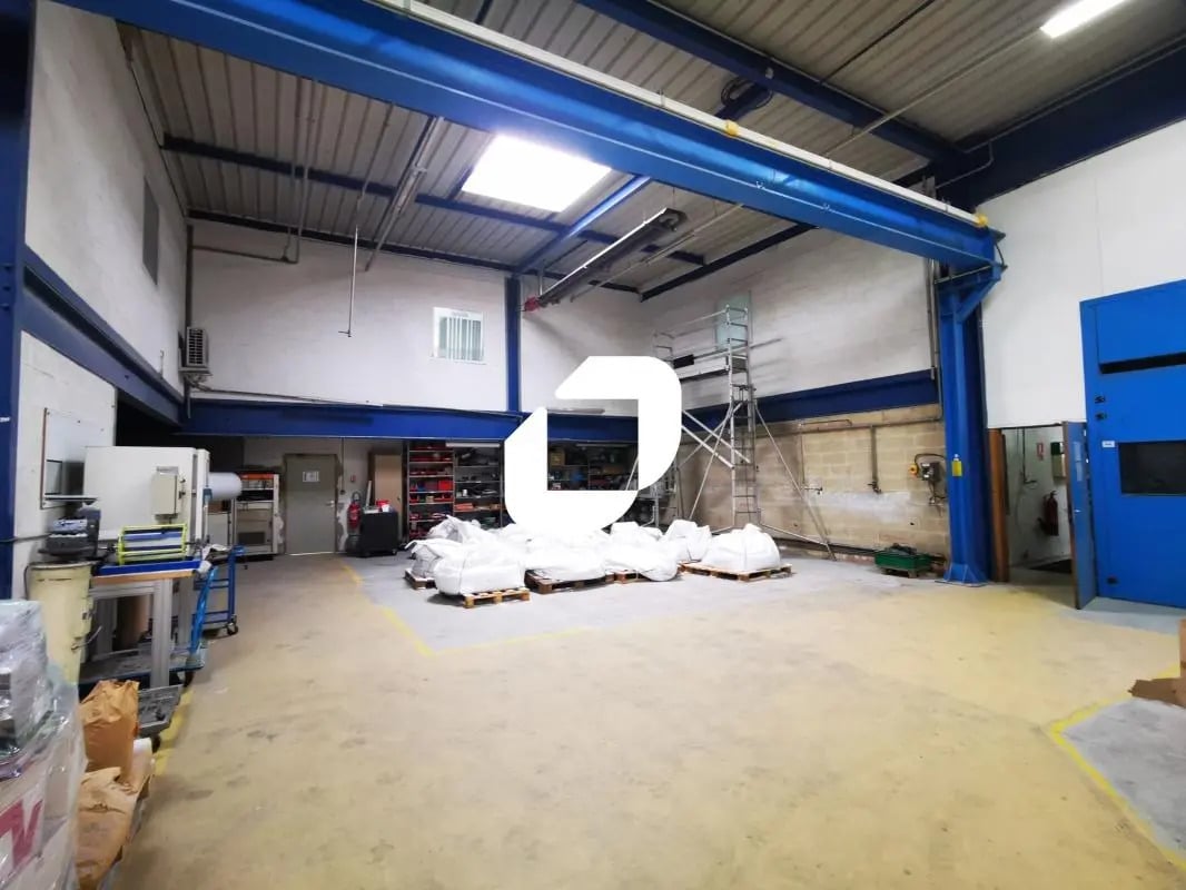 Flex in Chelles for lease Interior Photo- Image 1 of 9