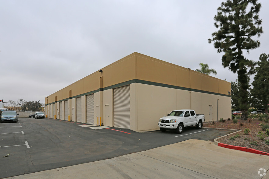 7313 Carroll Rd, San Diego, CA for lease - Building Photo - Image 2 of 2