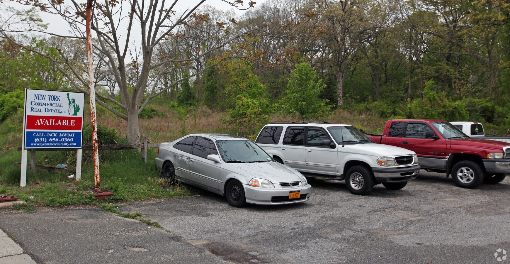 943 Middle Country Rd, Saint James, NY 11780