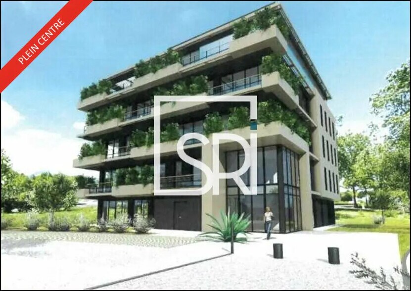 Retail in Clermont-Ferrand for lease - Building Photo - Image 2 of 10