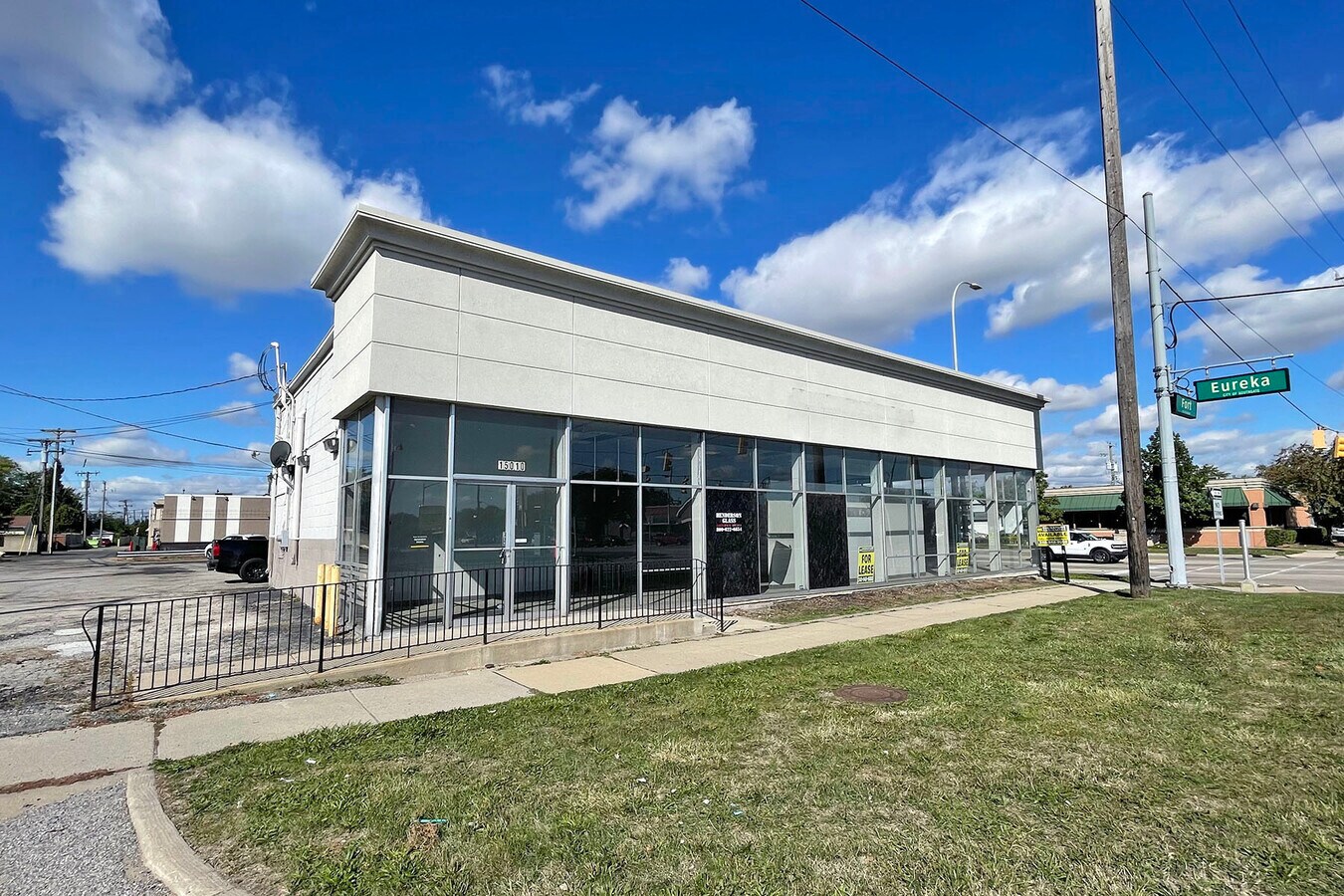 15010 Fort St, Southgate, MI 48195