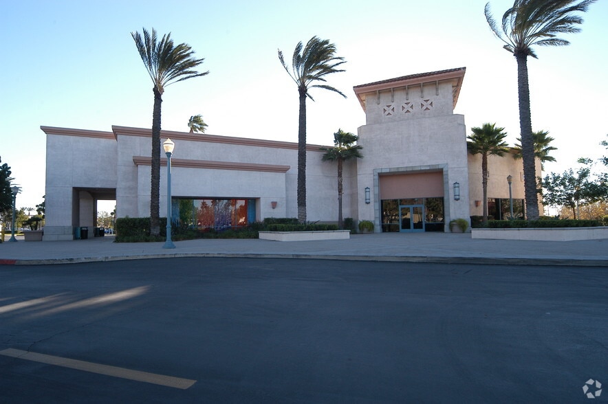 10570-10848 Foothill Blvd, Rancho Cucamonga, CA for lease - Building Photo - Image 3 of 8