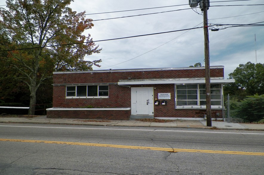 1505 Main St, West Warwick, RI for sale - Primary Photo - Image 1 of 1