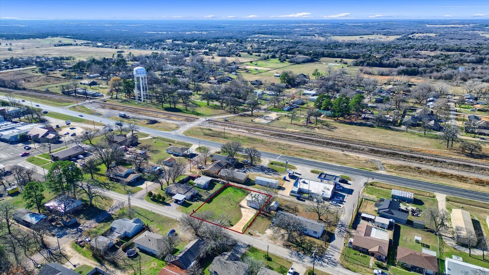 302 N Main St, Collinsville, TX for sale - Building Photo - Image 2 of 13