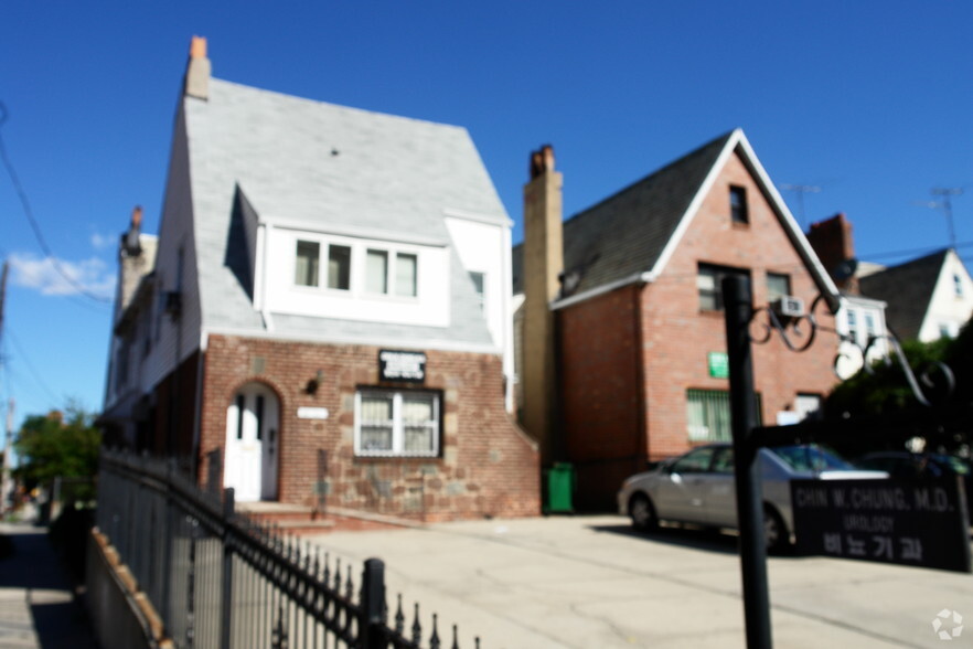 14701 41st Ave, Flushing, NY for lease - Building Photo - Image 3 of 5