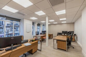 Coworking Space in Paris for lease Interior Photo- Image 2 of 7