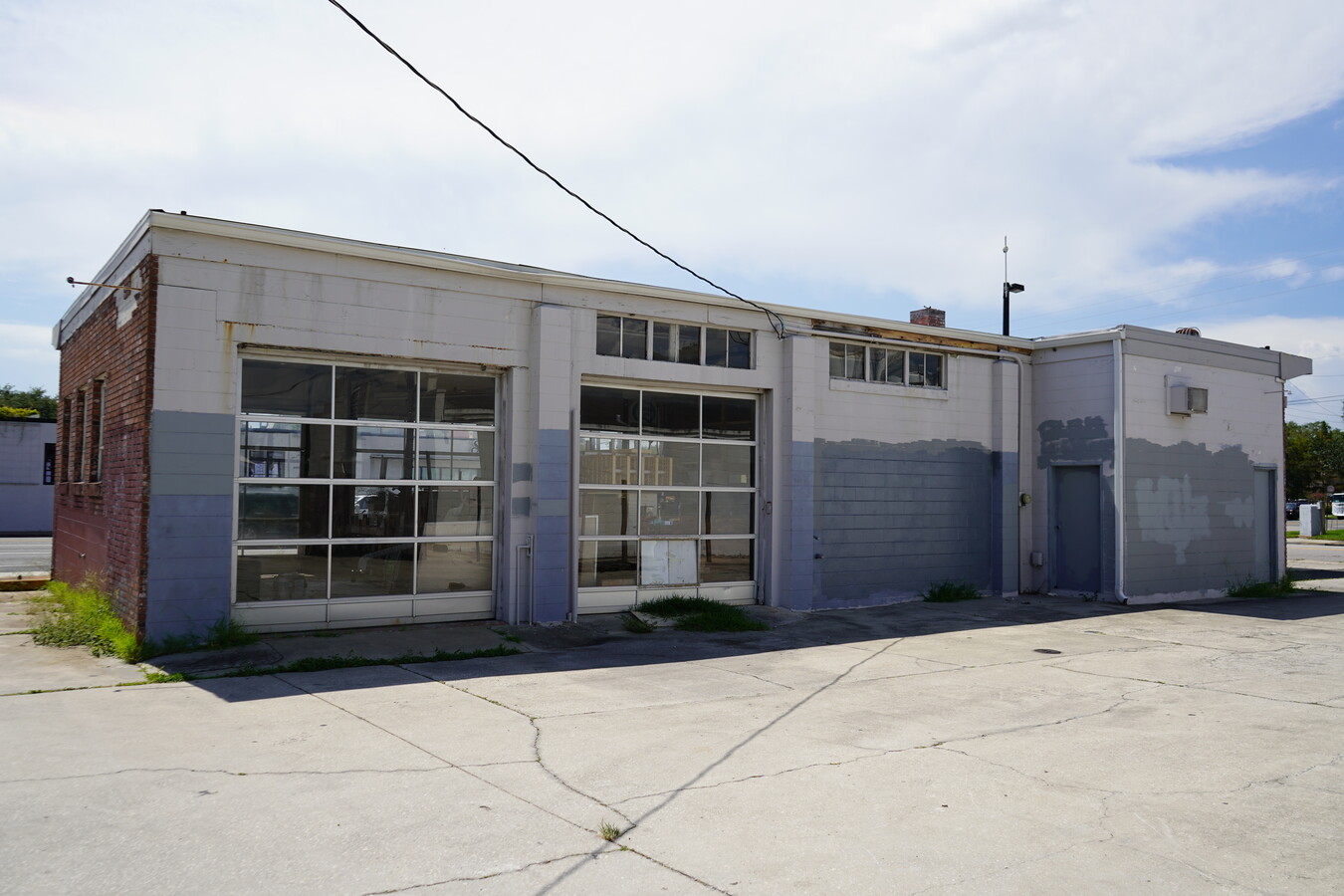 2400 E Robinson St, Orlando, FL 32803 Hoods Up