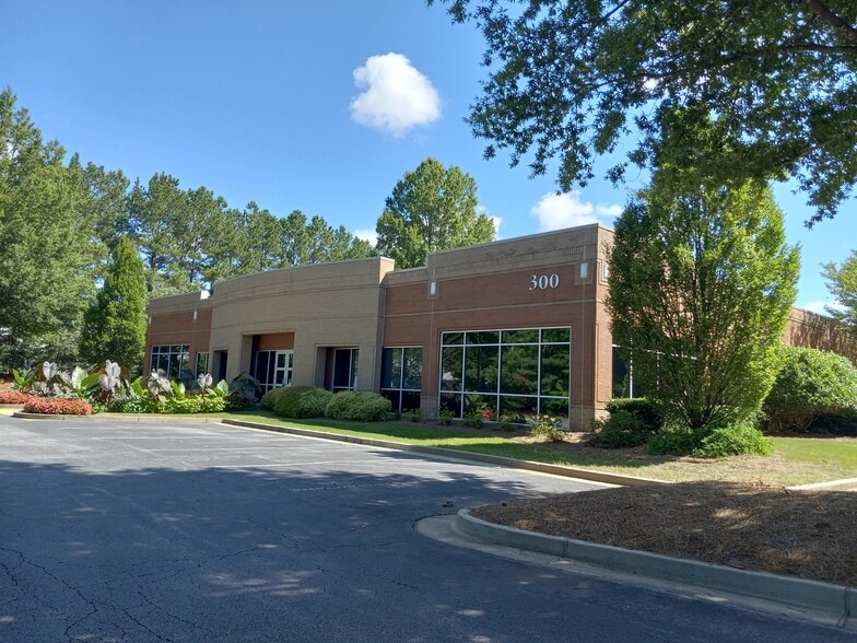 1255 Lakes Pky, Lawrenceville, GA for lease - Building Photo - Image 2 of 7