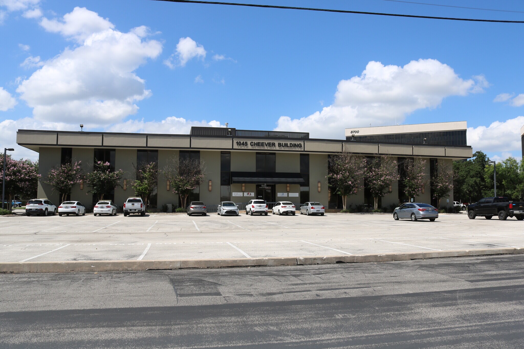 1045 Cheever Blvd, San Antonio, TX for lease Building Photo- Image 1 of 7