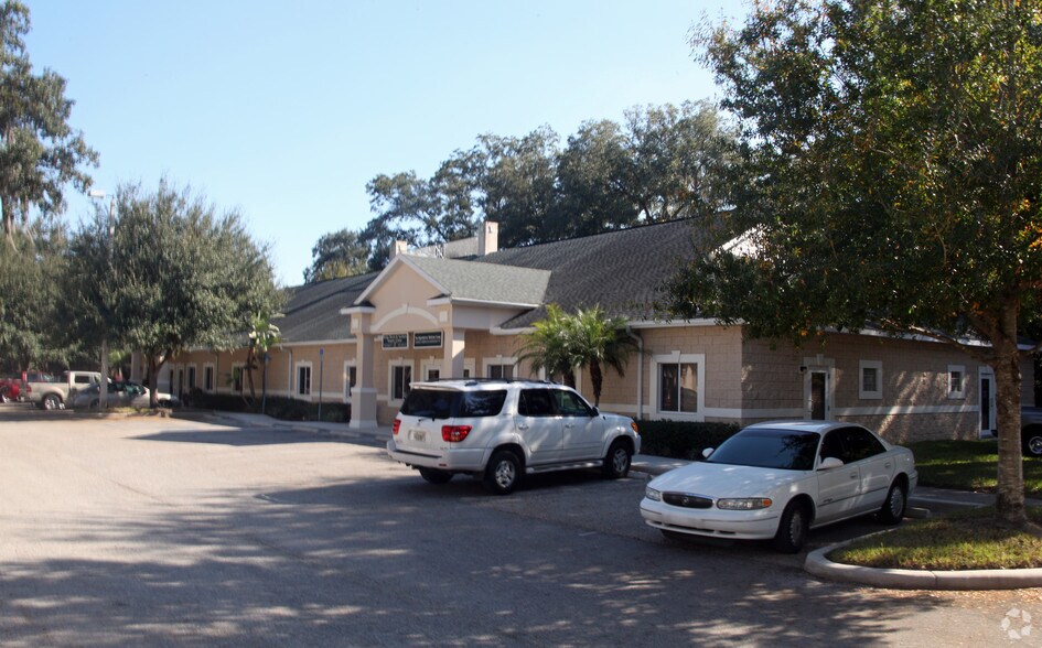 608 Medical Care Dr, Brandon, FL for sale - Primary Photo - Image 1 of 1