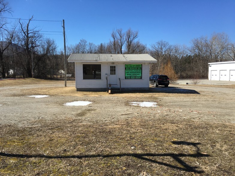 102 Northside Dr, Bennington, VT for sale - Building Photo - Image 1 of 1
