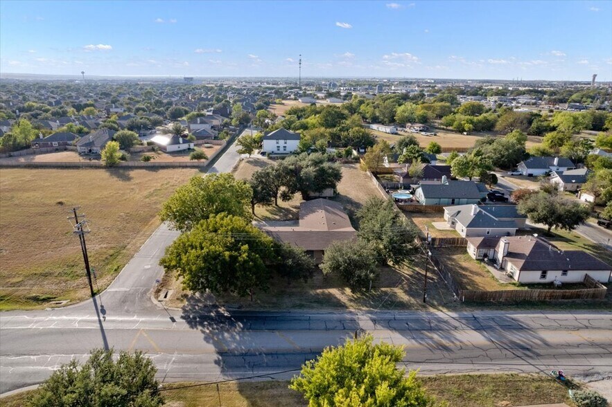 213 S FM 1660, Hutto, TX 78634 Flex for Sale