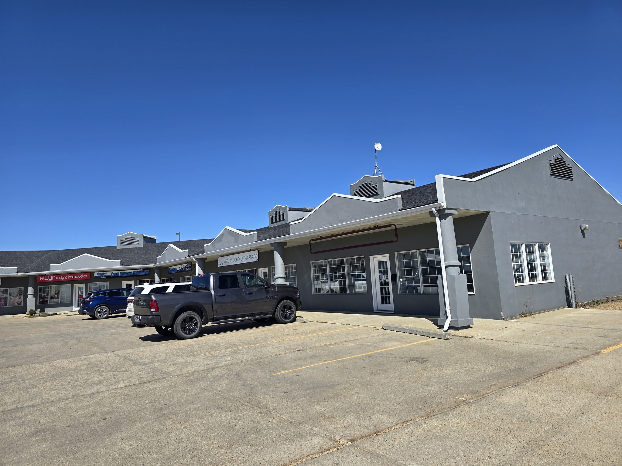 6201 50th St, Leduc, AB for lease Building Photo- Image 1 of 8