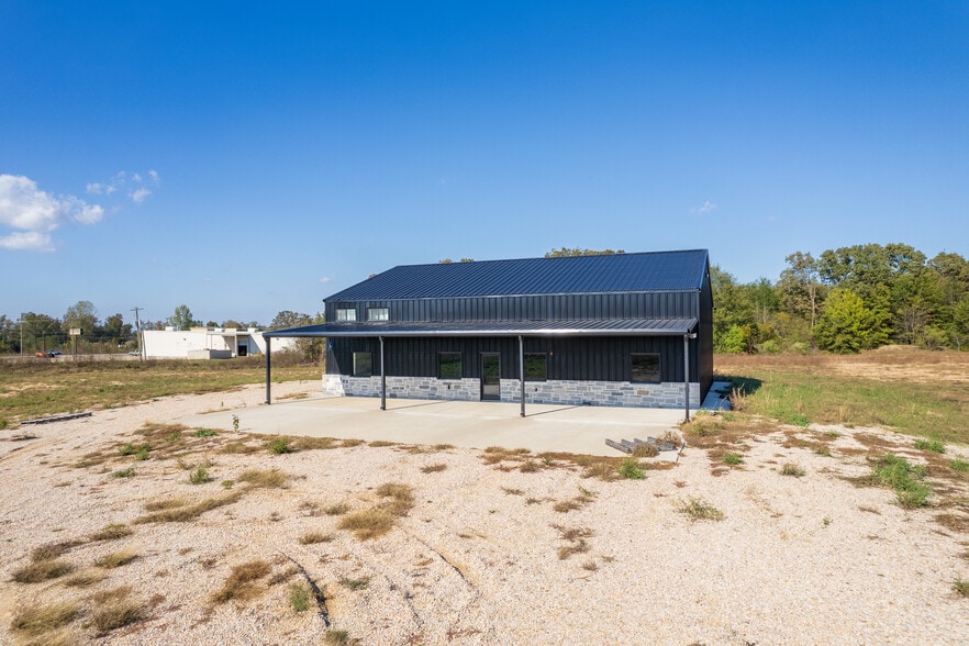 440 Interstate 30 W, Mount Vernon, TX for sale - Primary Photo - Image 1 of 28