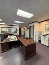 10321 N Pennsylvania St, Indianapolis, IN for lease Interior Photo- Image 2 of 7