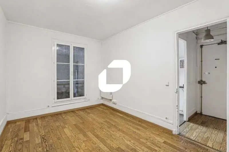 Office in Paris for lease Interior Photo- Image 1 of 16