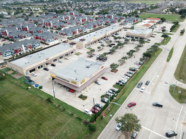 600 Katy Fort Bend Rd, Katy, TX for lease - Building Photo - Image 1 of 6