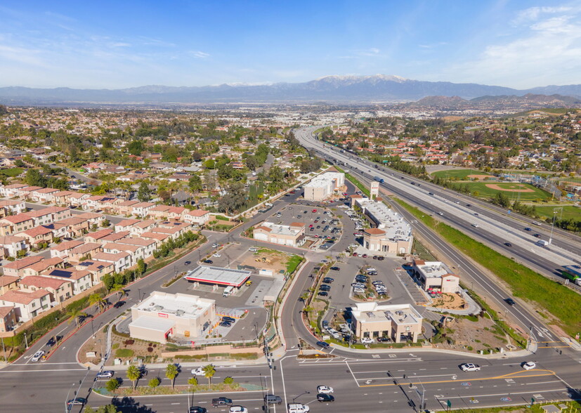 1973 Foothill Parkway, Corona, CA for lease - Building Photo - Image 1 of 3