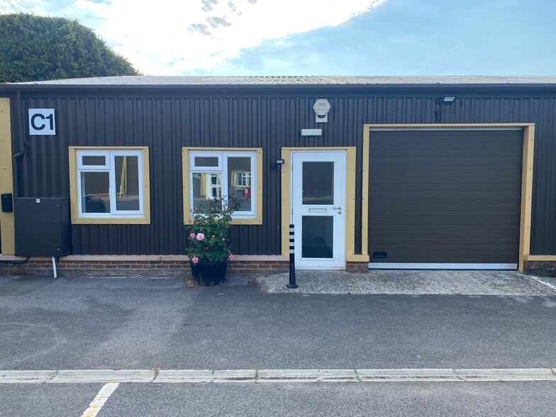 Basingstoke Rd, Reading for lease - Building Photo - Image 2 of 6