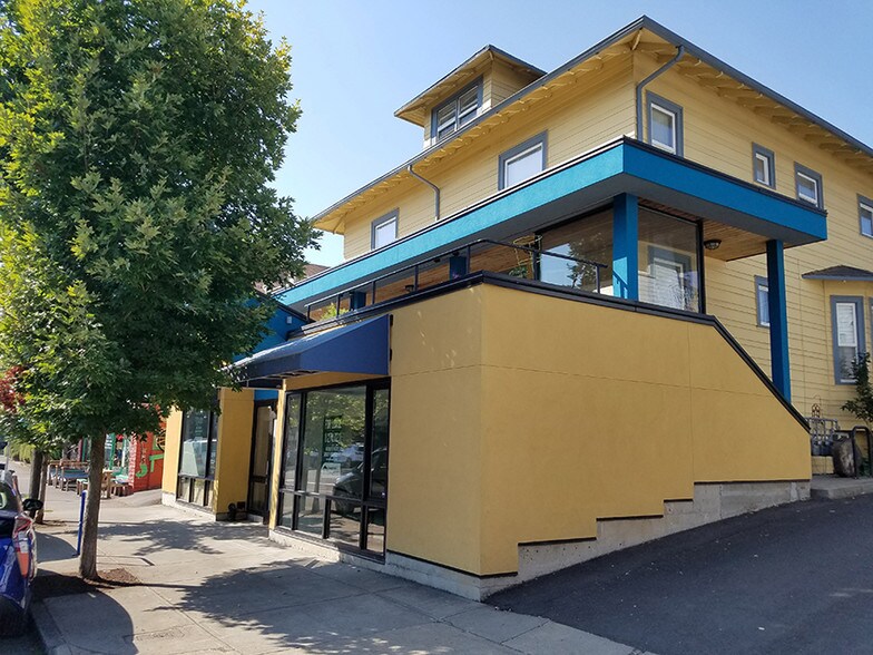 2239 NE Broadway St, Portland, OR for lease - Primary Photo - Image 1 of 6