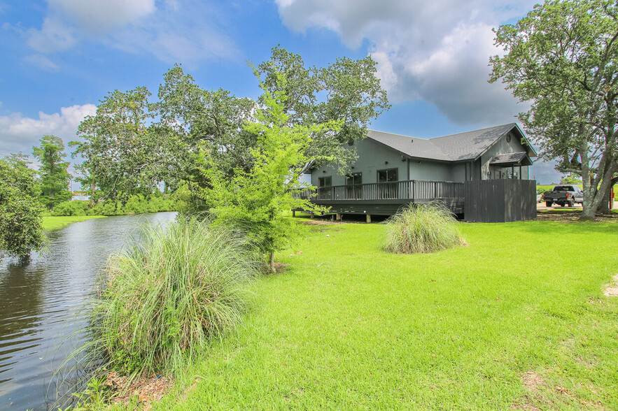 825 W Prien Lake Rd, Lake Charles, LA for sale - Building Photo - Image 1 of 21