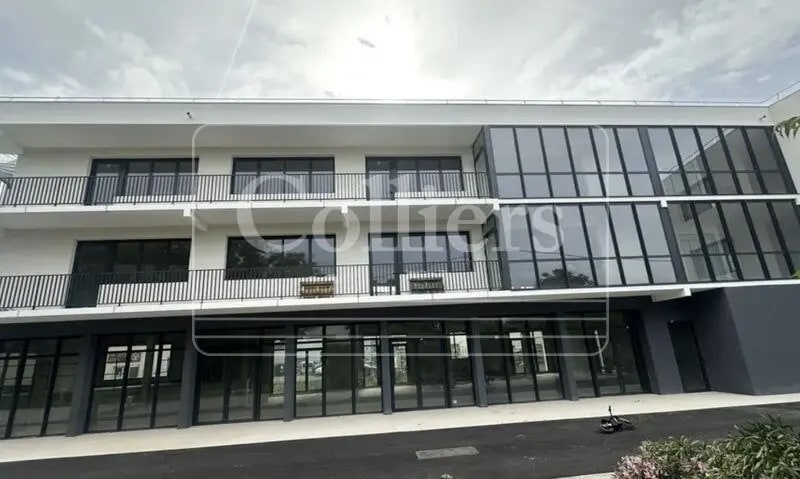 Office in Aubagne for lease Building Photo- Image 1 of 2