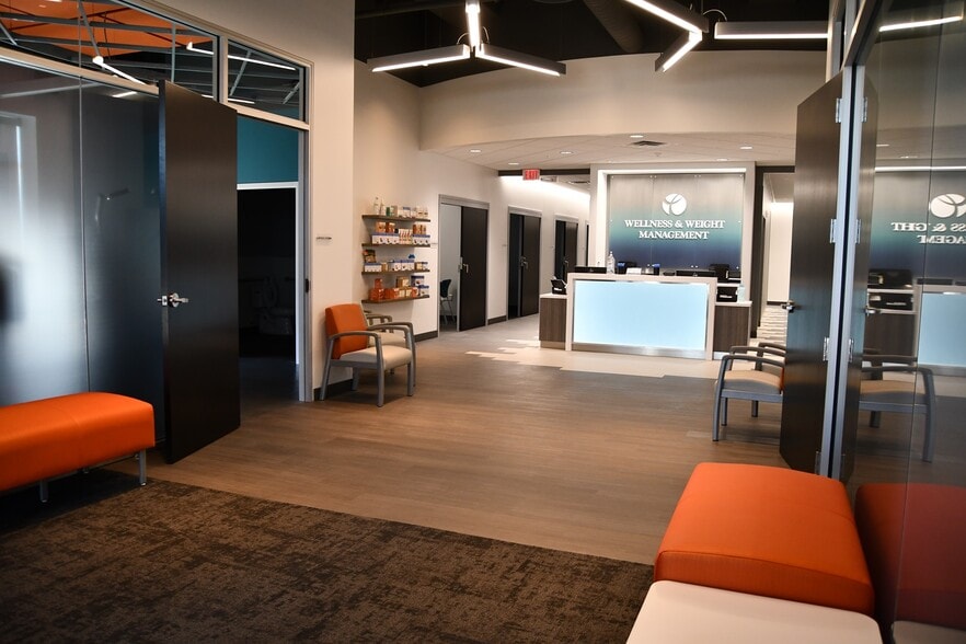 231 W Day Rd, Mishawaka, IN for lease - Building Photo - Image 2 of 5