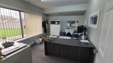 9 Linwood Ave, Erlanger, KY for lease Interior Photo- Image 2 of 5