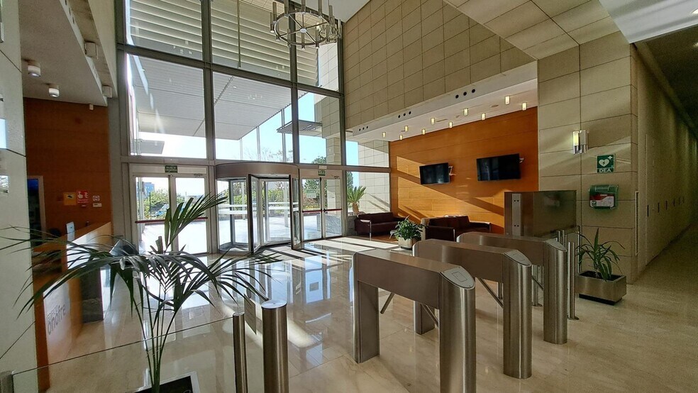 Office in València for sale - Building Photo - Image 1 of 19