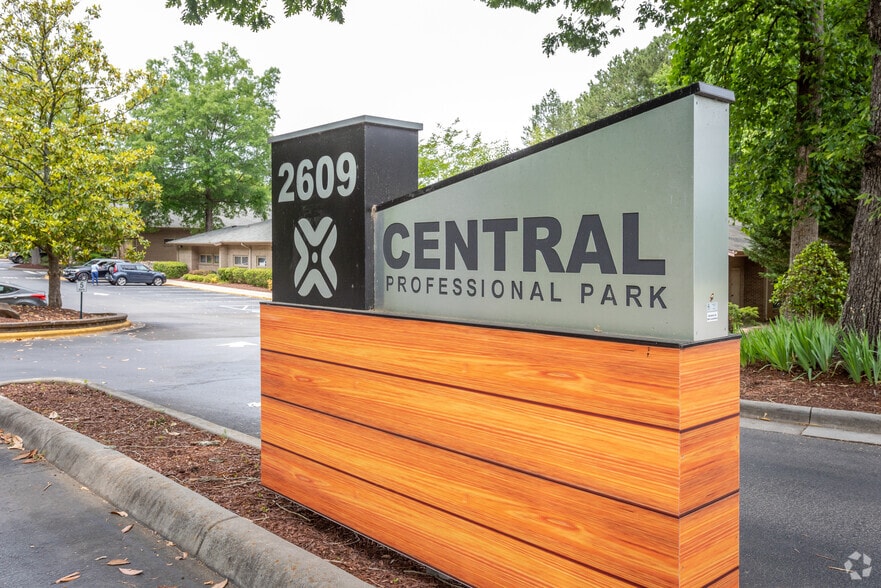 2609 N Duke St, Durham, NC for lease - Building Photo - Image 2 of 13