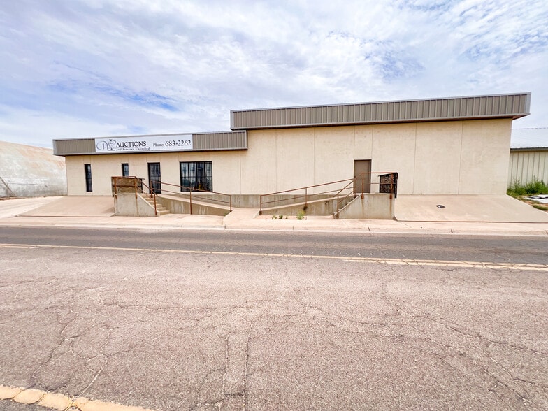 1001-1009 W Industrial Ave, Midland, TX for sale - Building Photo - Image 2 of 45