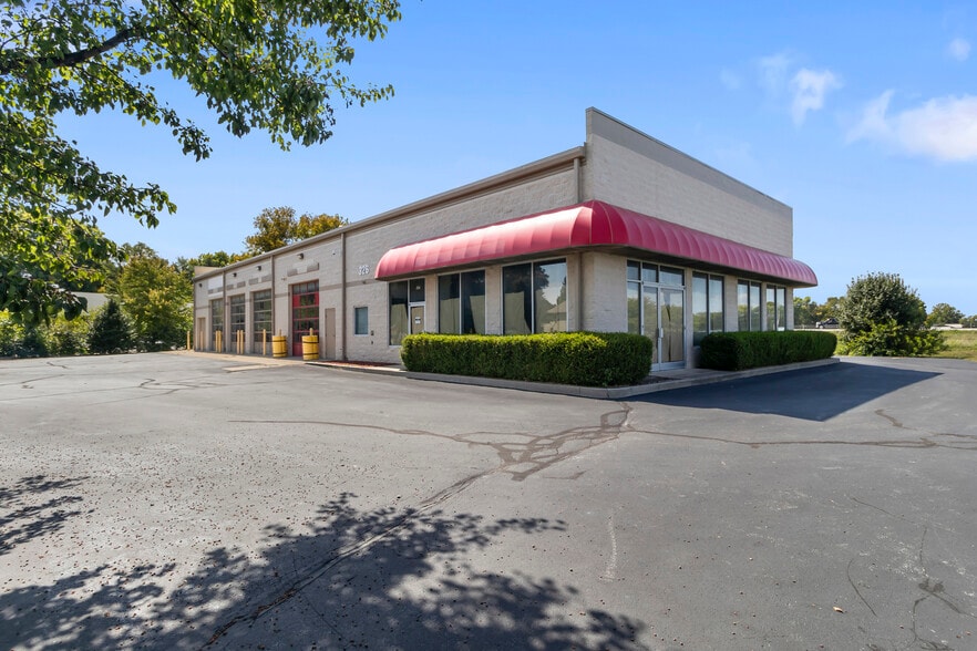 326 Western Blvd, Greenwood, IN for lease - Building Photo - Image 3 of 15