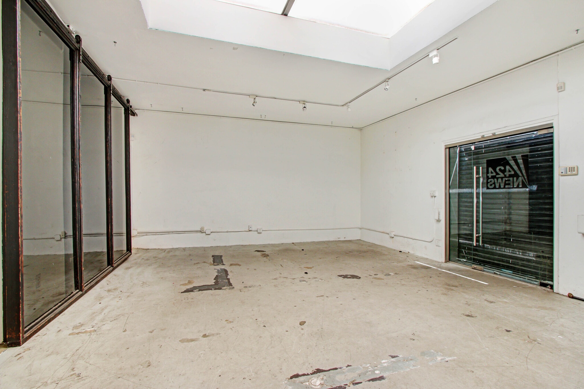 416-424 N Fairfax Ave, Los Angeles, CA for lease Interior Photo- Image 1 of 3