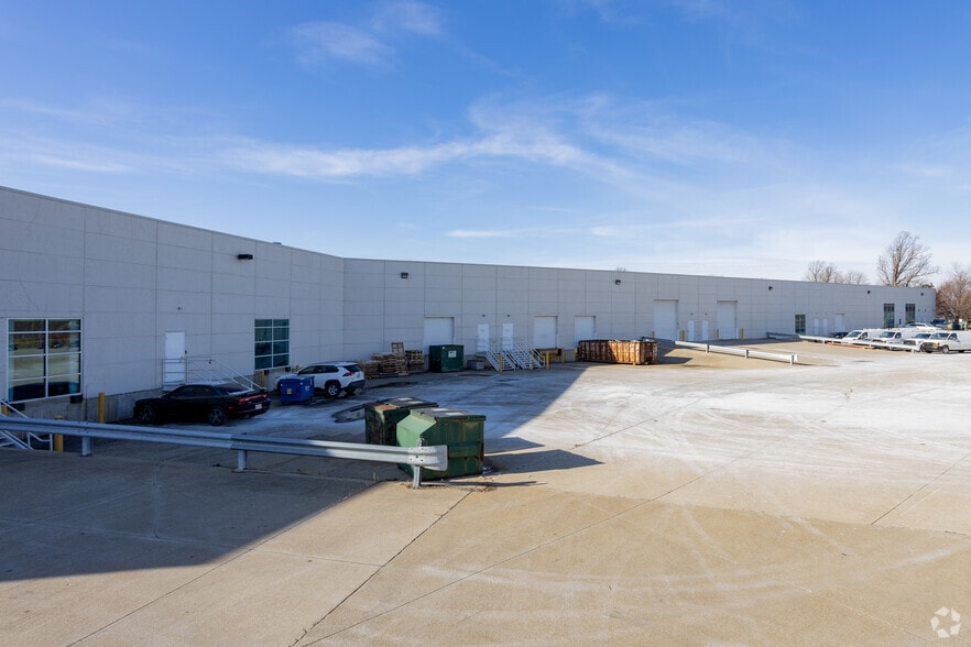18013 Cleveland Pkwy Dr, Cleveland, OH for lease - Building Photo - Image 3 of 3