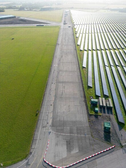 Red Barn Lane, Wroughton for lease - Aerial - Image 3 of 11