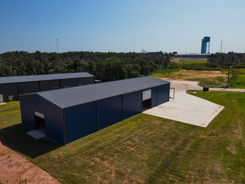 11515 Maui Ln, Edmond, OK for sale - Building Photo - Image 3 of 13