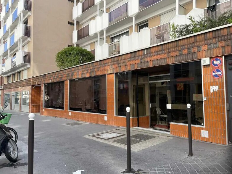 Retail in Paris for lease - Building Photo - Image 1 of 14