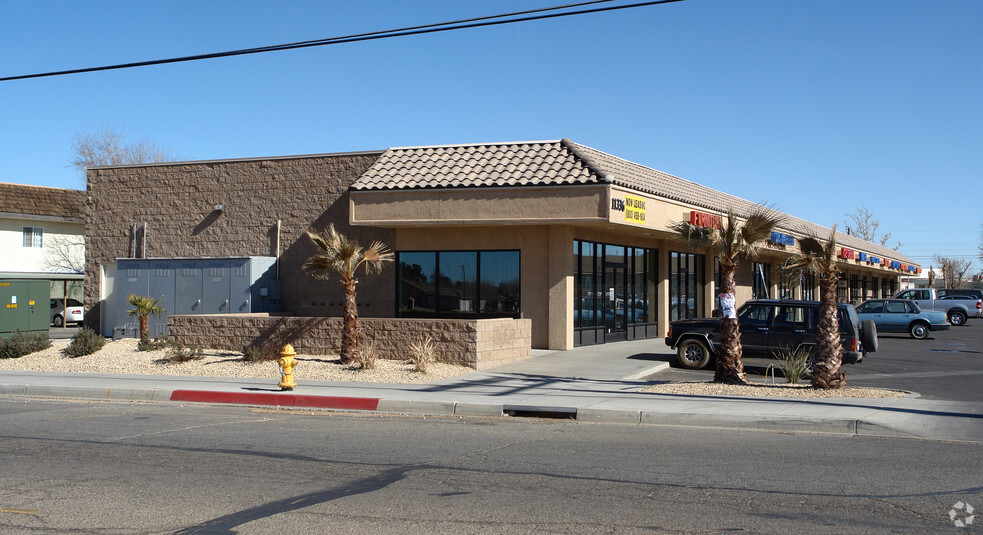 11336 Bartlett Ave, Adelanto, CA for lease - Building Photo - Image 3 of 30