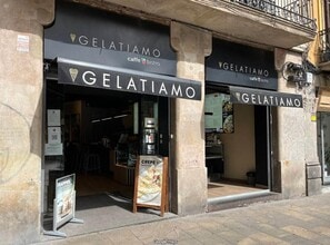 Retail in Barcelona, Barcelona for lease Interior Photo- Image 2 of 21