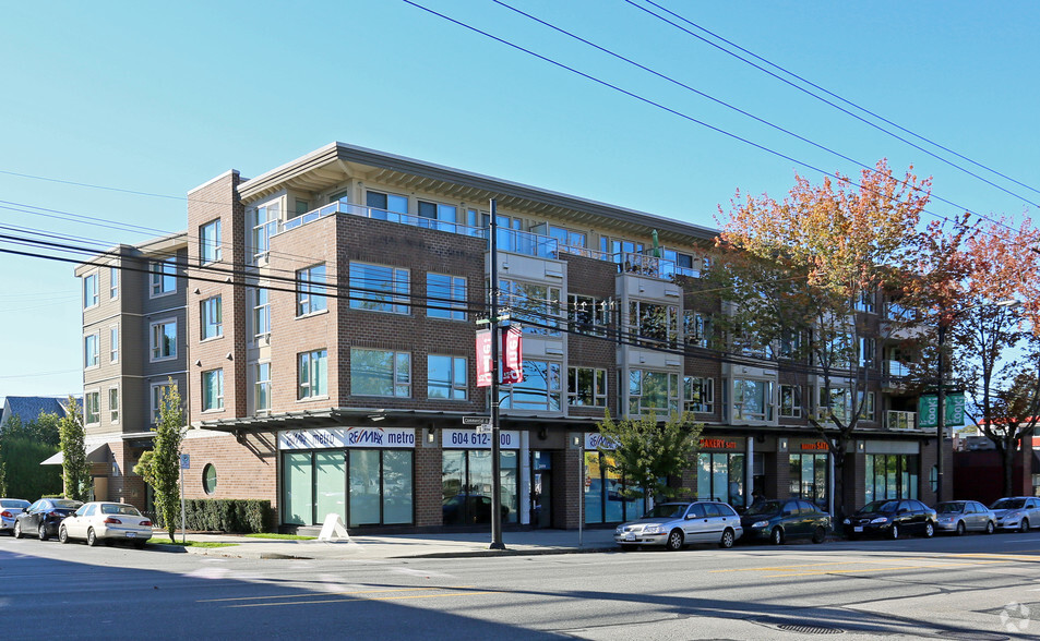 2869-2899 Commercial Dr, Vancouver, BC for sale - Primary Photo - Image 1 of 5